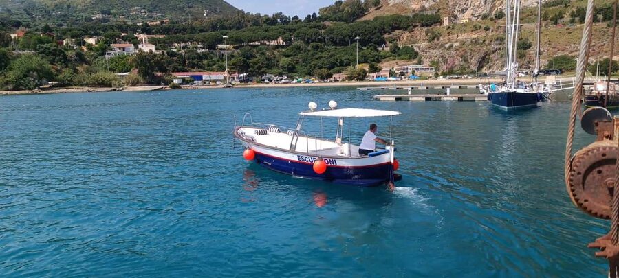 Cefalù: boat ride with swimming and aperitif - Snorkeling gear, masks, and SUP: what’s included (and how to use it)