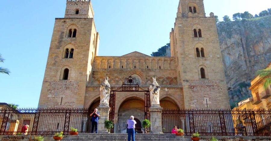 Cefalù: Guided Walking Tour & Cefalu Cathedral Mosaics - Language, pacing, and who this tour suits best