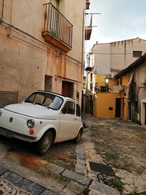 Cefalù: History and Legends Guided Walking Tour - Key highlights worth aiming for