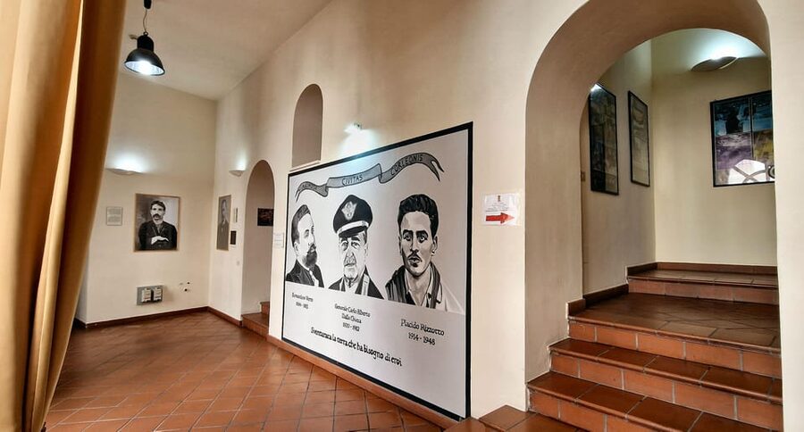 Corleone: Guided Tour of the C.I.D.M.A - Anti-Mafia Movement - Walking in near Piazza Giuseppe Garibaldi: practical meeting point tips
