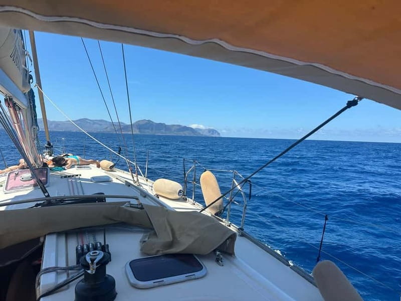 Escursione di mezza di giornata in barca a vela - What the Crew Adds (Based on the Overall Experience)
