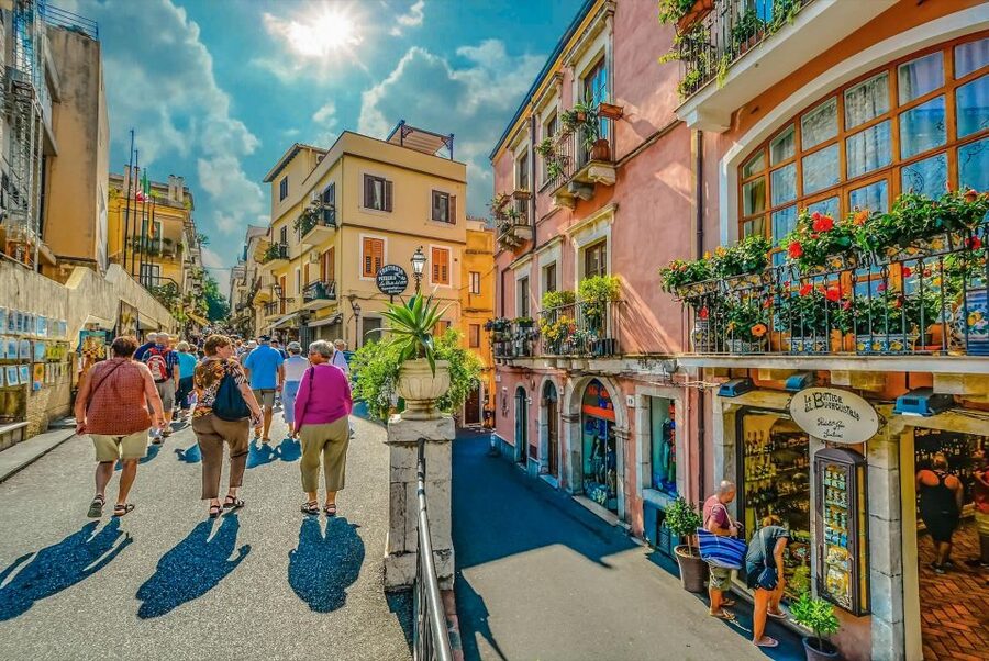 From Cefalù: Day Trip to Mount Etna and Taormina - Little things that improve your day
