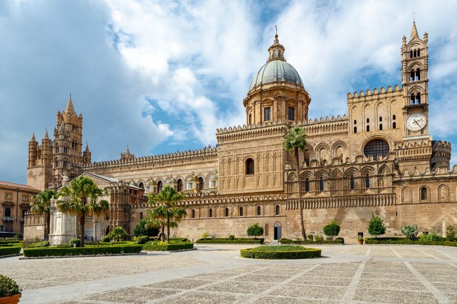 From Palermo: Monreale and Cefalù Half-Day Trip - The Lavatoio wash basins: a tiny detour with big photo payoff