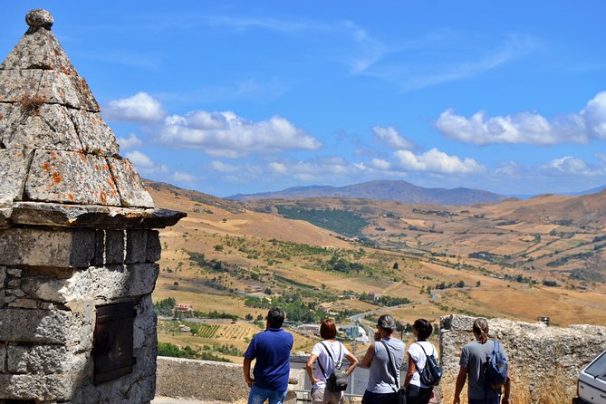 High Madonie wild jeep adventure - Ventimiglia Castle area and Geraci Siculo: short walking time, strong mountain vibes