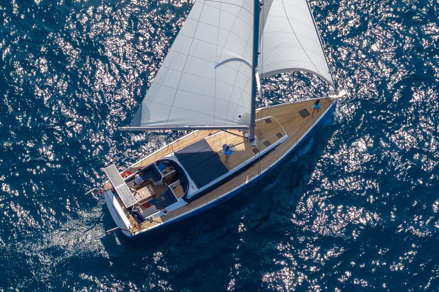 Hydra Sailing Experience Palermo - Hydra Yacht: Comfort Comes Standard