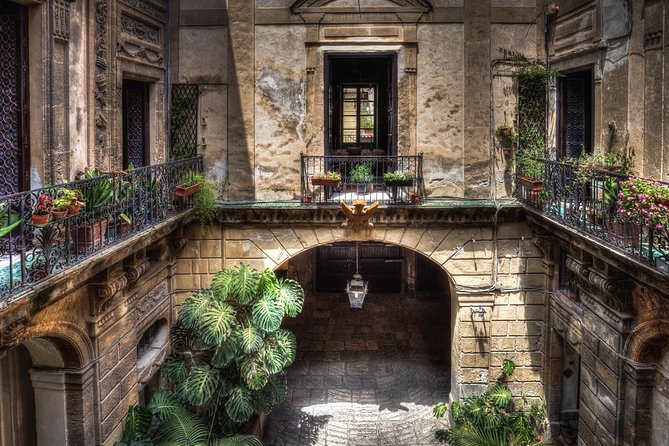 Palazzo Conte Federico - Inside the palace: noble floor and the Arab-Norman tower