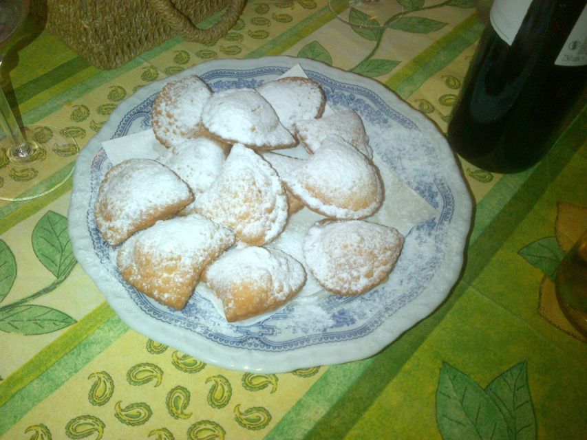 Palermo: 2-Hour Small Group Private Walking and Tasting Tour - Historic streets plus specialty shops: how the guide makes food make sense