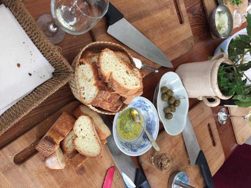 Palermo: 2-Hour Small Group Private Walking and Tasting Tour - Meeting at Via Vltturno and staying comfortable on a walking tour