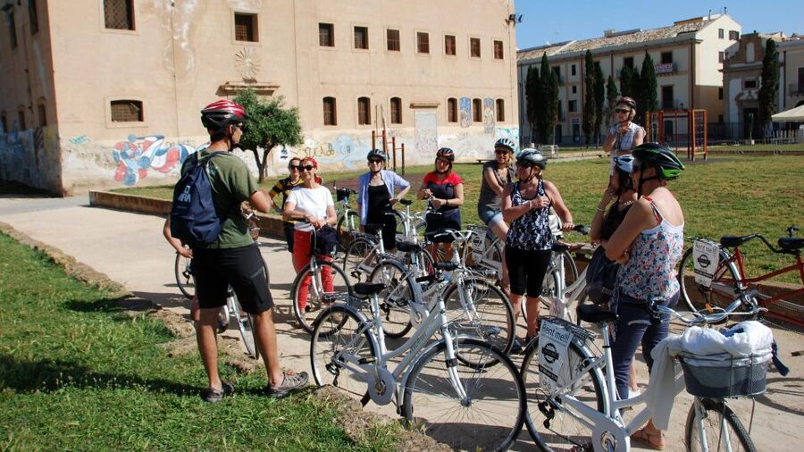 Palermo: Anti-mafia Bike Tour - Meeting point, bikes, and the first 20 minutes