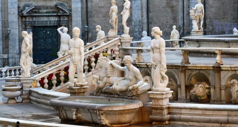 Palermo: Art and Architecture Walking Tour - The First Streets: Getting Context Before You Hit the Big Monuments