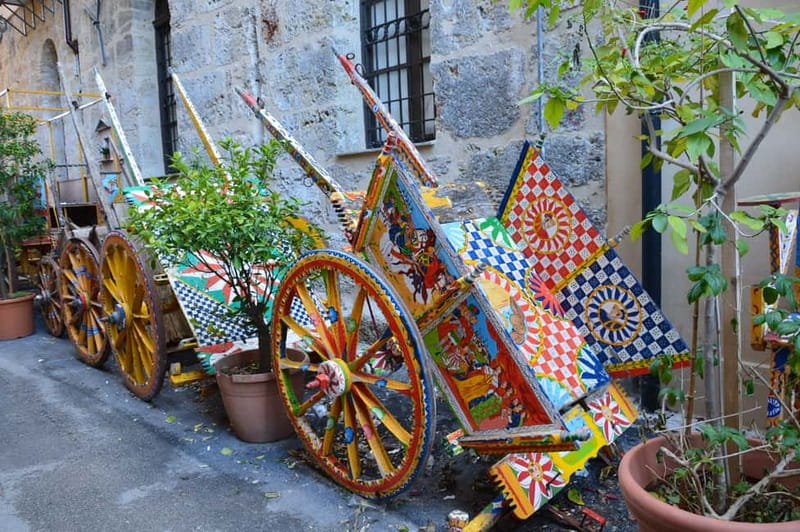 Palermo: Art and Architecture Walking Tour - The Guide Makes (or Breaks) the Experience