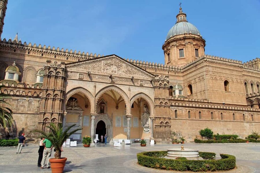 Palermo: City & Palazzo dei Normanni Guided Walking Tour - Palazzo dei Normanni and the Cappella Palatina Payoff