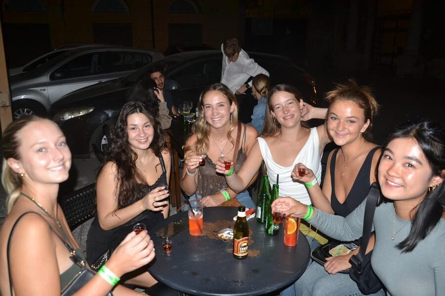 Palermo: Guided Bar Crawl with Shots and Discounts on Drinks - Walking Palermo’s Center: Photo Stop, Market Vibes, and City-Feel Between Bars