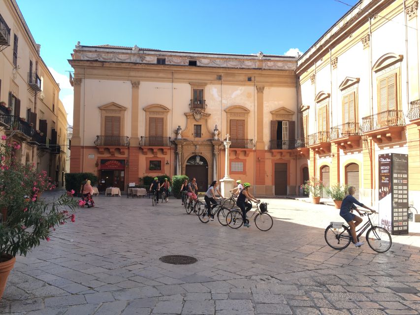 Palermo: Historic Center Guided Bike Tour with Food Tasting - Meeting Point, Bikes, and the Safety Briefing That Sets the Tone