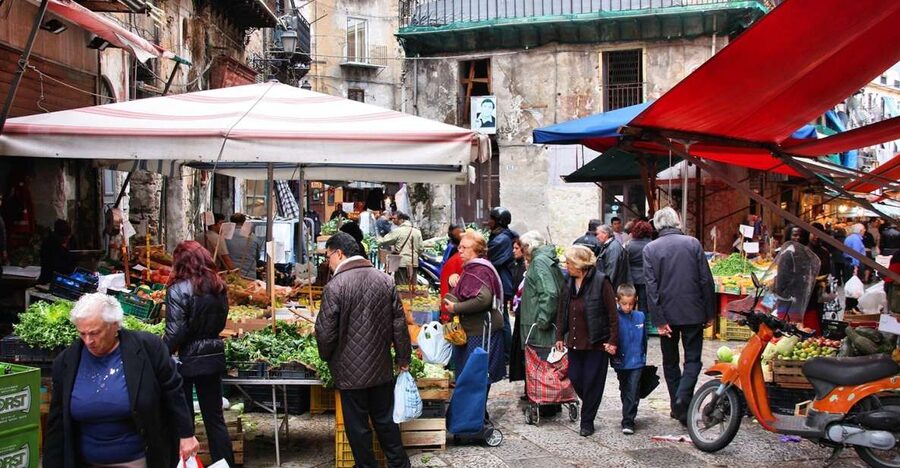 Palermo: Market Tour and Sicilian Cooking Class with Lunch - Entering Palermo through Mercato del Capo