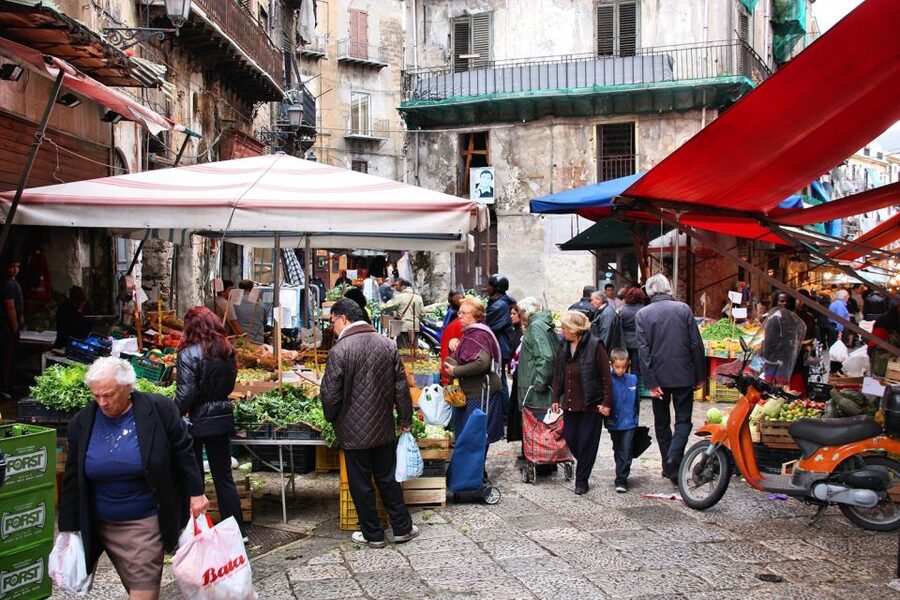 Palermo: Market Tour and Sicilian Cooking Class with Lunch - Arancini class: learning the shape and the filling logic