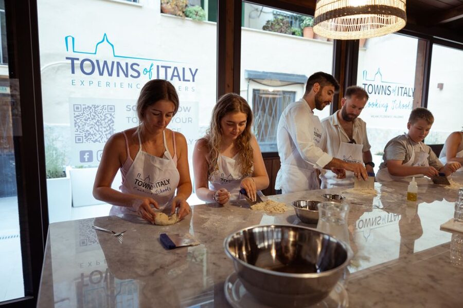 Palermo: Pizza and Gelato Cooking Class with Dinner and Wine - Why Palermo’s pizza class feels different from the Naples version
