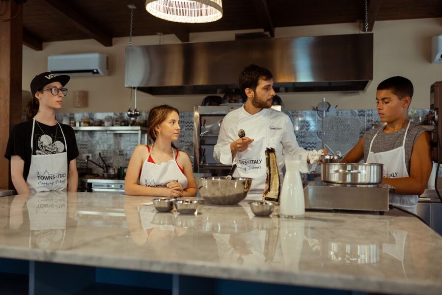 Palermo: Pizza and Gelato Cooking Class with Dinner and Wine - Your chef and workspace: what the first 30–40 minutes look like