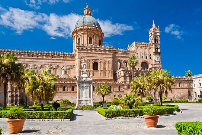 Palermo : Private Custom Walking Tour with a Local Guide - Quattro Canti and the city center orientation walk