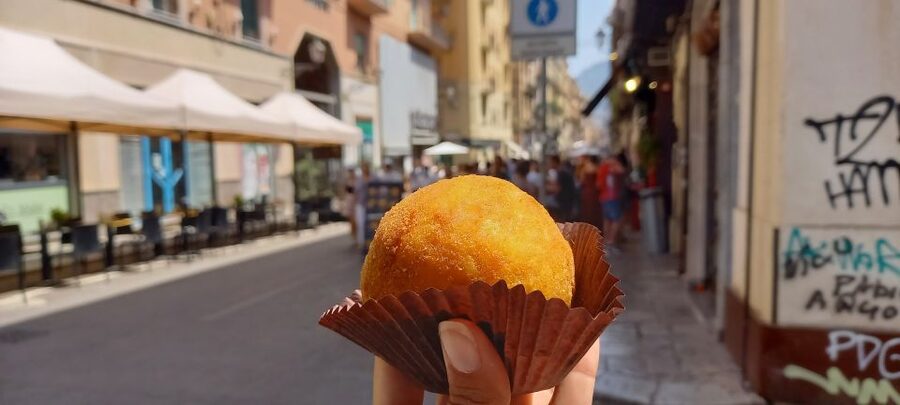 Palermo Sicilian Street Food Tour: Small Group with a Local - Group size and the feel of the evening
