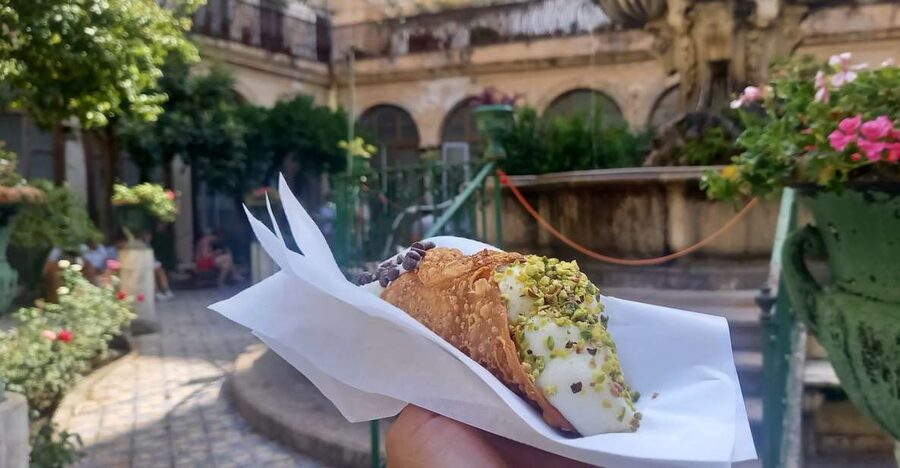 Palermo Sicilian Street Food Tour: Small Group with a Local - Street food stop #1: fried classics and quick guidance