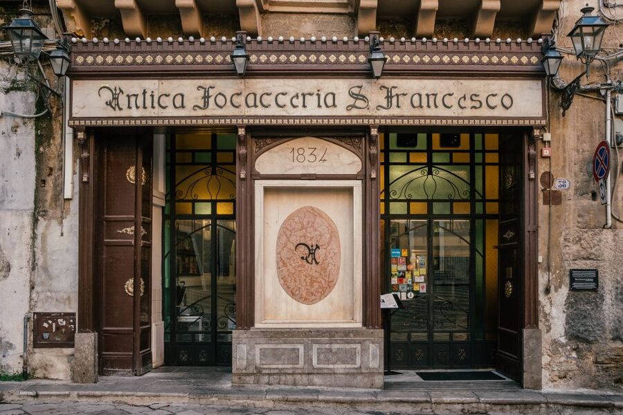 Palermo Sicilian Street Food Tour: Small Group with a Local - Drinks included: how it usually works during the tastings