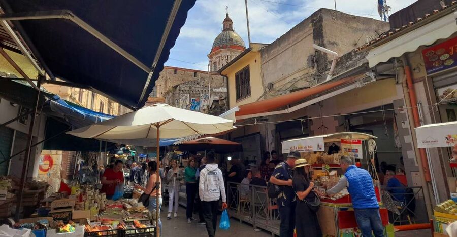 Palermo: Street Food Tour in Ballarò and Vucciria Markets - Meeting Point at Palermo Cathedral: A Smart Start