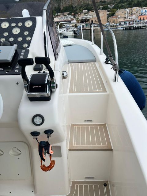 Palermo: sunset tour with aperitif on a luxury boat - Sunset views from Marina Arenella, with a real aperitif plan