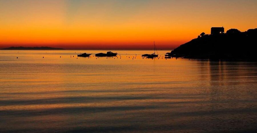 Palermo: sunset tour with aperitif on a luxury boat - Mondello bay stop: photos, views, regional food, and a swim option