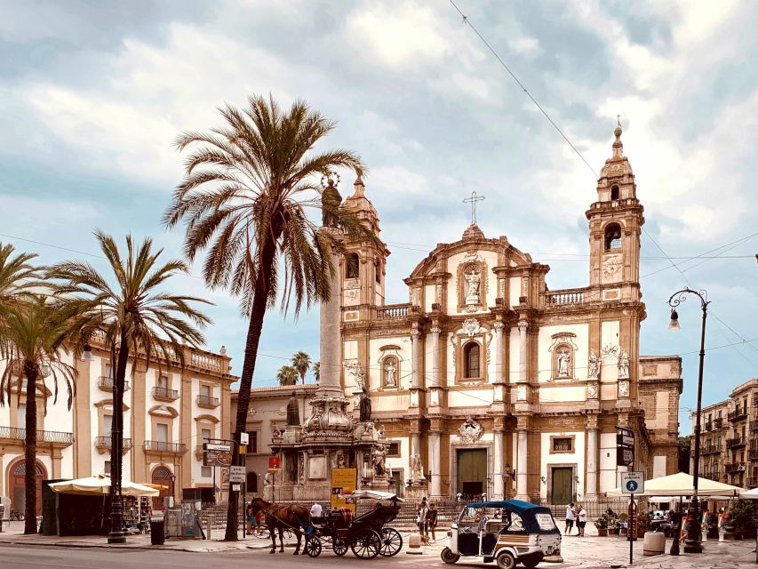 Palermo: three-hour private city tour - Quattro Canti: the center of Palermo with a darker edge