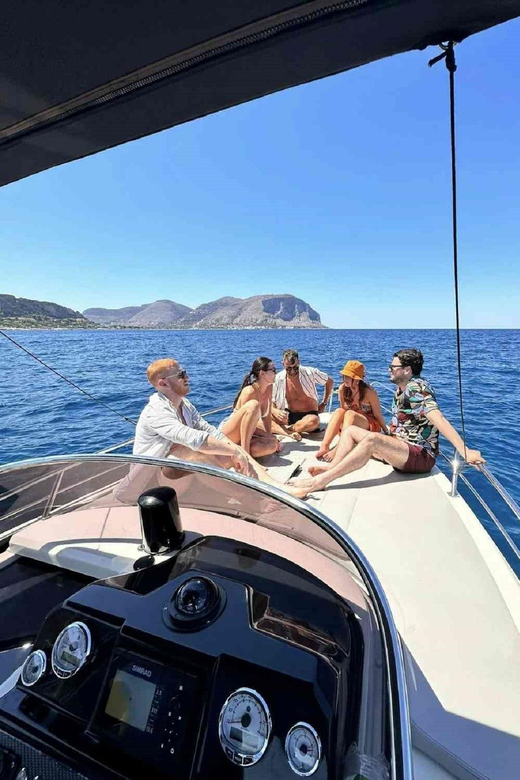 Palermo : Tour condiviso in barca con Aperitivo e Snorkeling - Grotta dell’Olio: the cave swim that people remember