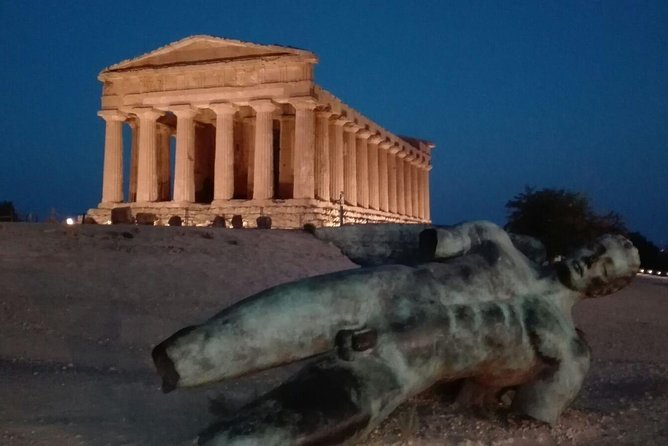 Private Agrigento & Scale of the Turks Tour, from Palermo area - Scala dei Turchi: the white steps and the climb back up