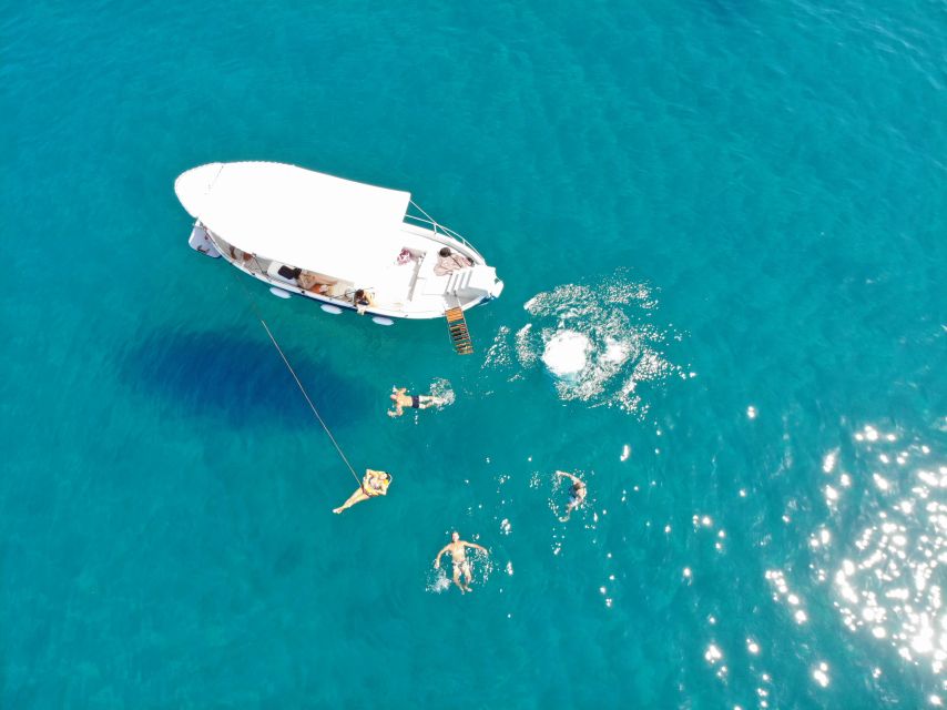 Private boat excursion along the coast of Cefalù - A private boat ride off Cefalù that keeps the pace relaxed