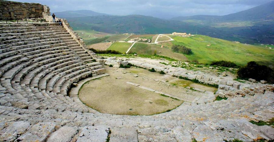 Private tour: Segesta, Salt Pans & Erice - Segesta: the Greek ruins stop that gets real time
