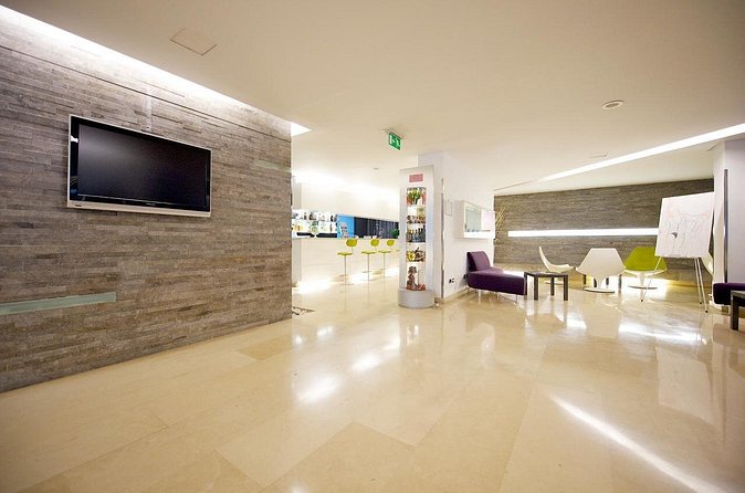 Private transfer from Palermo airport to Mercure Palermo Centro or vice versa - Service hours and how late-night arrivals feel