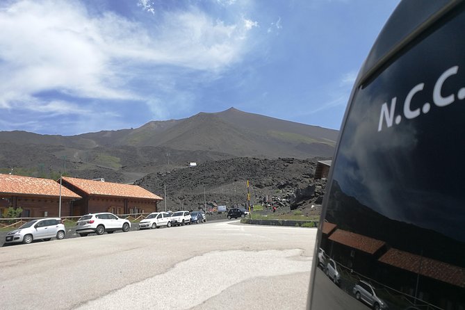 Private Transfer from/to Castellammare del Golfo - Airport Pickup That Uses Your Name (And Your Phone Number)