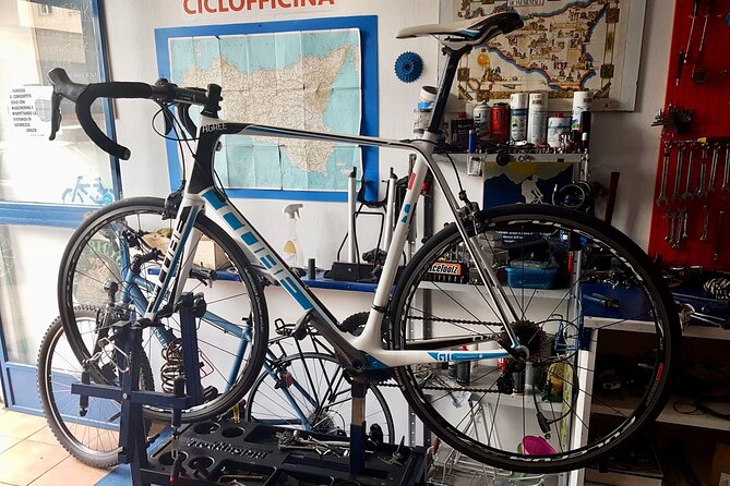 Rent a Carbon or Aluminum Road Bike in Sicily - Safety kit that actually helps: helmet, lock, lights, pump, and repairs