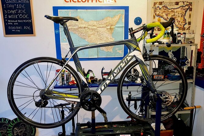 Rent a Carbon or Aluminum Road Bike in Sicily - Meeting in central Palermo: what you’re actually getting and where you start