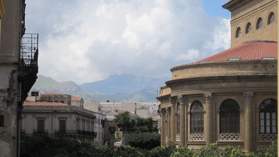 Walking Tour and typical Lunch in a private charming home - Palermo on foot: why this city rewards slow walking